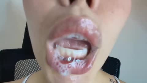 Lisbet online show from 11-27-25, 07:16