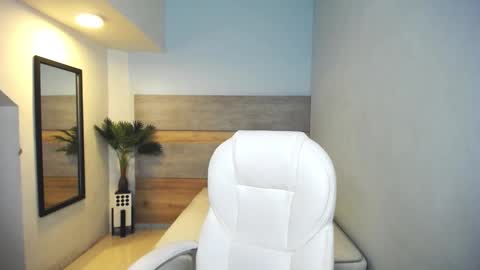 Liseth Fox online show from 01-14-25, 07:32