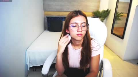 Liseth Fox online show from 02-26-25, 11:37