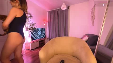 Lisa  online show from 02-24-26, 04:05