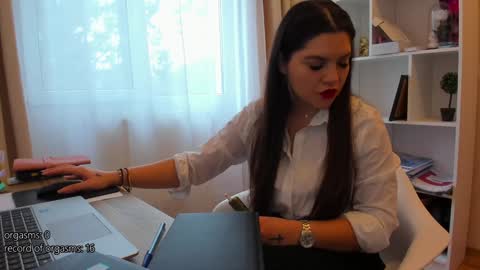 Lissa online show from 02-11-26, 10:42