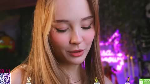 your Liza again. Next stream Dec. 1  at 2 or 3  GMT online show from 11-09-25, 06:01