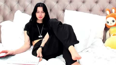 LissaAllison online show from 03-08-25, 10:32