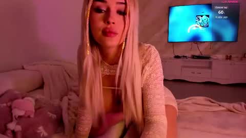 Snapshot of lissababe11 chatting on 06-10-26, 10:41 Alexa online show from 06-10-26, 10:41
