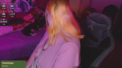 Snapshot of lissamuff chatting on 04-21-26, 04:12 Lissa online show from 04-21-26, 04:12