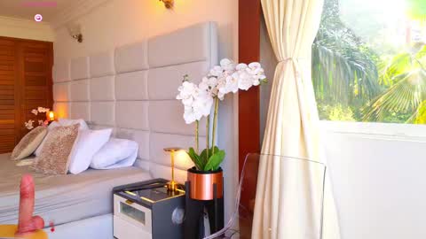 Lisseth Long  online show from 09-25-25, 08:12