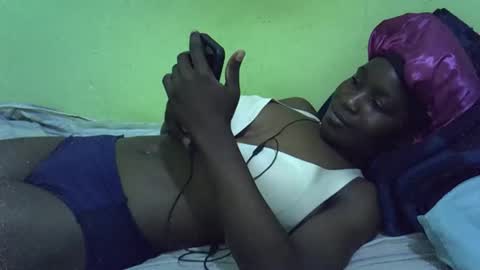 lisssa01 online show from 09-28-25, 05:07