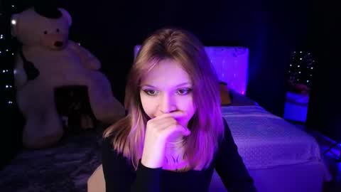 Snapshot of litabrom chatting on 11-14-25, 02:32 Lena online show from 11-14-25, 02:32