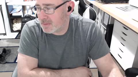 Snapshot of litemike7 chatting on 02-26-25, 10:20 litemike7 online show from 02-26-25, 10:20