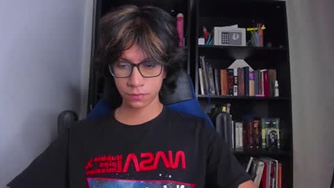 Literateboy online show from 01-10-26, 01:40