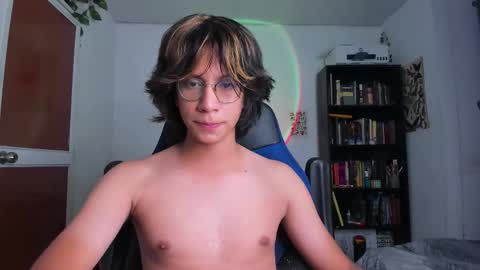 Snapshot of literateboy chatting on 02-18-26, 01:45 Literateboy online show from 02-18-26, 01:45