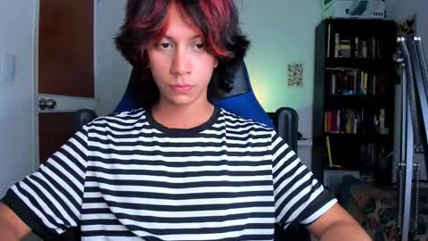 Snapshot of literateboy chatting on 03-03-26, 01:45 Literateboy online show from 03-03-26, 01:45