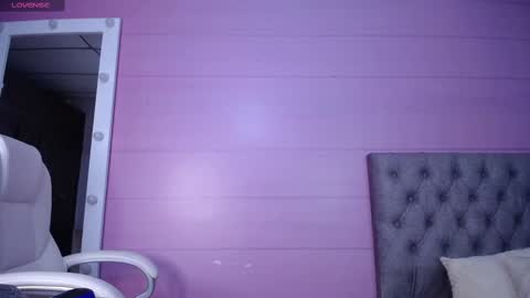 LOLA online show from 02-19-25, 11:28