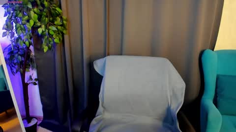 Snapshot of little__isabel chatting on 06-07-26, 08:07 Isabel online show from 06-07-26, 08:07