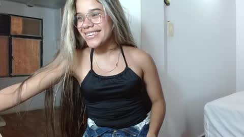 Snapshot of little_babyboo_ chatting on 05-26-26, 10:06 Catalina online show from 05-26-26, 10:06