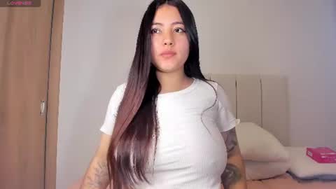 Snapshot of little_caro13 chatting on 07-10-26, 06:32 Independent model carolina online show from 07-10-26, 06:32