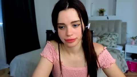Snapshot of little_cuti1e chatting on 06-29-26, 10:10 Kathrine online show from 06-29-26, 10:10