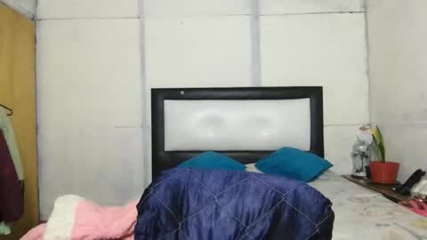 Snapshot of little_devil_diablita90 chatting on 10-18-25, 01:52 Diablita online show from 10-18-25, 01:52