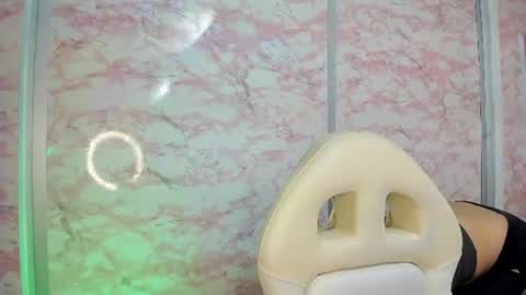 Snapshot of little_doll_4u chatting on 06-20-26, 10:29 ANNI online show from 06-20-26, 10:29