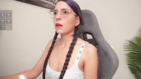 Help me reach 100 likes online show from 03-11-26, 07:31