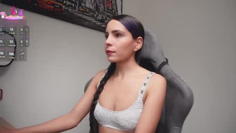 Help me reach 100 likes online show from 04-10-26, 07:40