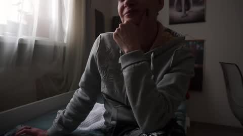 Snapshot of little_heart_andreea chatting on 02-18-25, 12:49 little_heart_andreea online show from 02-18-25, 12:49