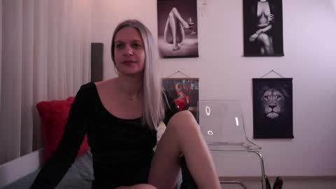 Snapshot of little_heart_andreea chatting on 03-12-25, 10:17 little_heart_andreea online show from 03-12-25, 10:17