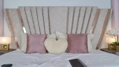 Snapshot of little_janne_ chatting on 06-12-26, 01:48 Janne online show from 06-12-26, 01:48