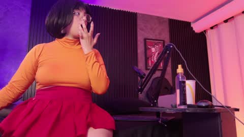 Snapshot of little_maeve chatting on 02-01-25, 12:29 Maeve  online show from 02-01-25, 12:29