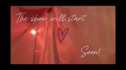 Snapshot of little_maeve chatting on 09-13-25, 11:15 Maeve  online show from 09-13-25, 11:15