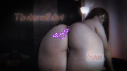 Snapshot of little_maeve chatting on 10-13-25, 04:23 Maeve  online show from 10-13-25, 04:23