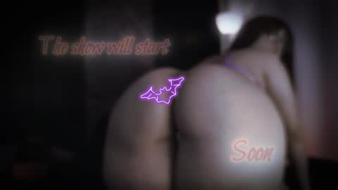 Snapshot of little_maeve chatting on 10-29-25, 11:06 Maeve  online show from 10-29-25, 11:06