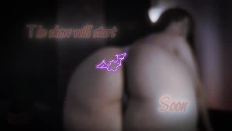 Snapshot of little_maeve chatting on 10-31-25, 11:28 Maeve  online show from 10-31-25, 11:28