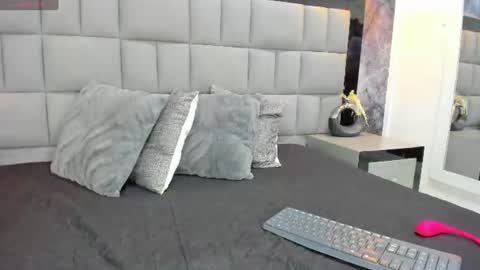 Snapshot of little_melanie chatting on 07-01-26, 06:18 little_melanie online show from 07-01-26, 06:18