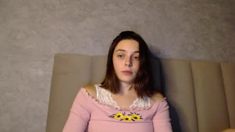 Mia   Im online every day 1530 PM in New York  2030 PM in London online show from 09-23-25, 09:29