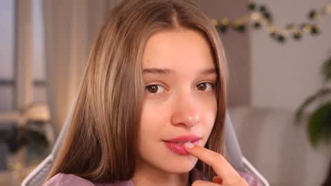 Kiki online show from 09-09-25, 04:17