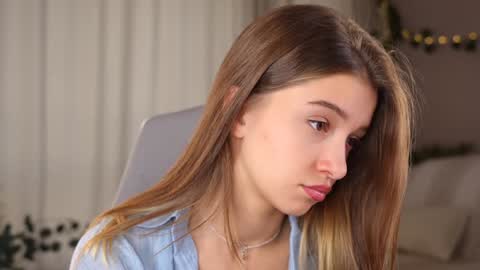 Kiki online show from 09-14-25, 03:22