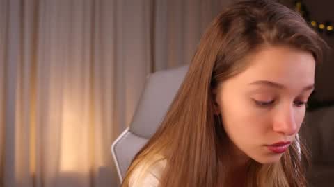 Kiki online show from 10-18-25, 03:46