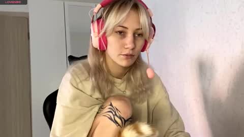 Lana online show from 10-18-25, 08:15