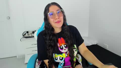 Laire  online show from 11-20-25, 11:15