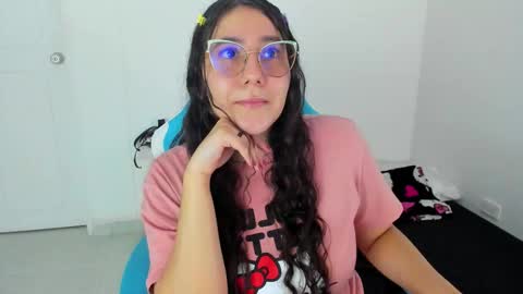 Laire  online show from 11-24-25, 11:04