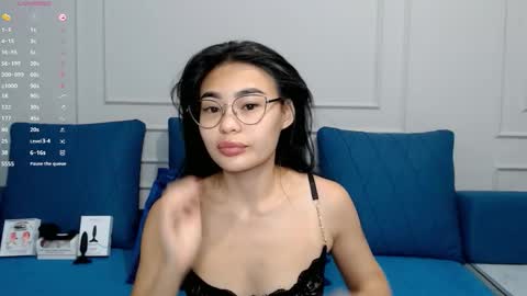 Kwan online show from 11-12-25, 04:07