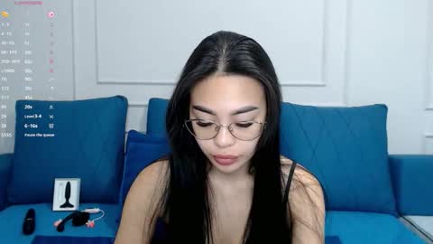 Kwan online show from 12-21-25, 09:27