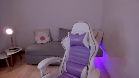 Xiom online show from 10-24-25, 01:51