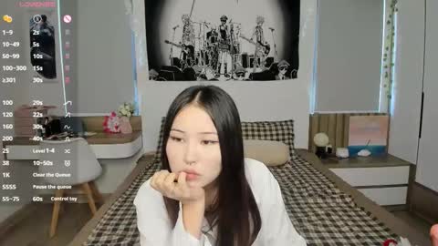 Yena and Gabby online show from 02-25-26, 06:12