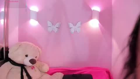 Ari online show from 12-18-25, 07:09