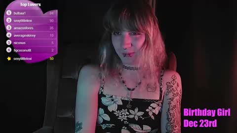 Gwen online show from 12-22-24, 06:17