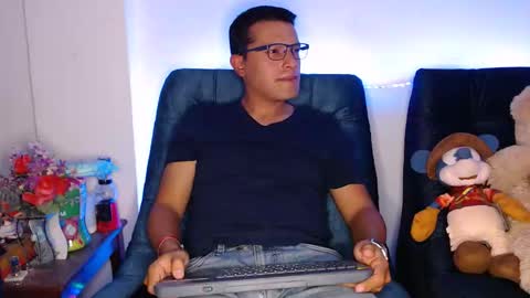 Manu online show from 03-16-26, 03:45