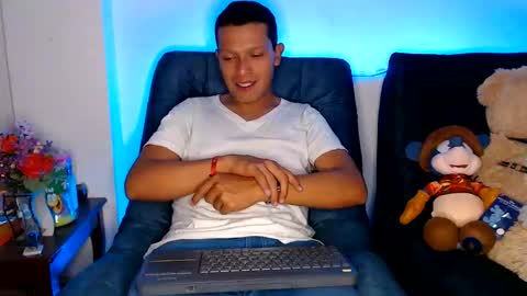 Snapshot of littledicklatin chatting on 06-01-26, 02:24 Manu online show from 06-01-26, 02:24
