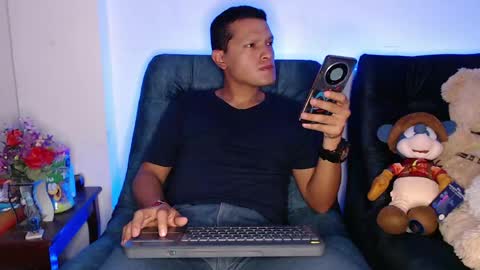 Snapshot of littledicklatin chatting on 06-08-26, 02:34 Manu online show from 06-08-26, 02:34